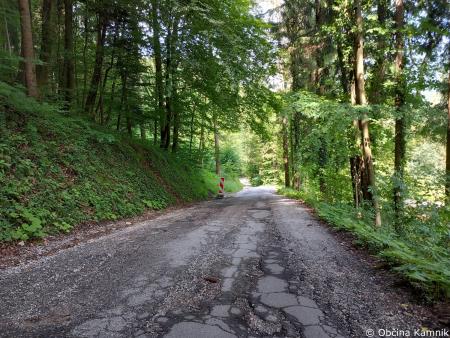 Poškodovano cestišče, Zajasovnik